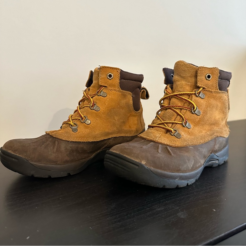 Timberland Brown and Tan Suede Boots for Boys, Size 3 Boys